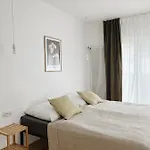 Powiew - B&B Pensjonat Noclegi Swinoujscie - Unterkunft Swinemuende - Guesthouse Tennis Garden Breakfast At Baltic Sea (Adults Only) 4*
