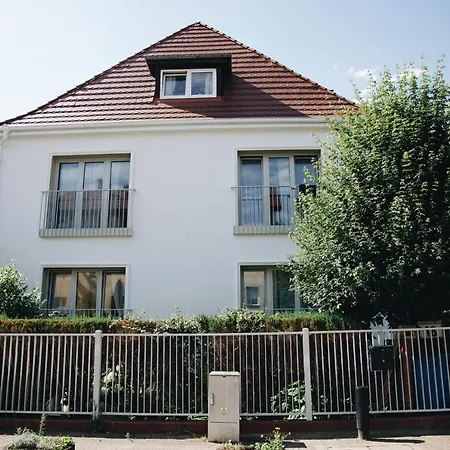 Powiew - Adults Only - - Tennis Garden Breakfast At Baltic Sea לינה וארוחת בוקר