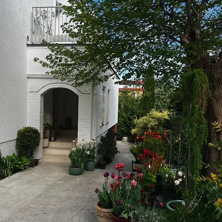 Powiew - - - Tennis Garden Breakfast At Baltic Sea B&B